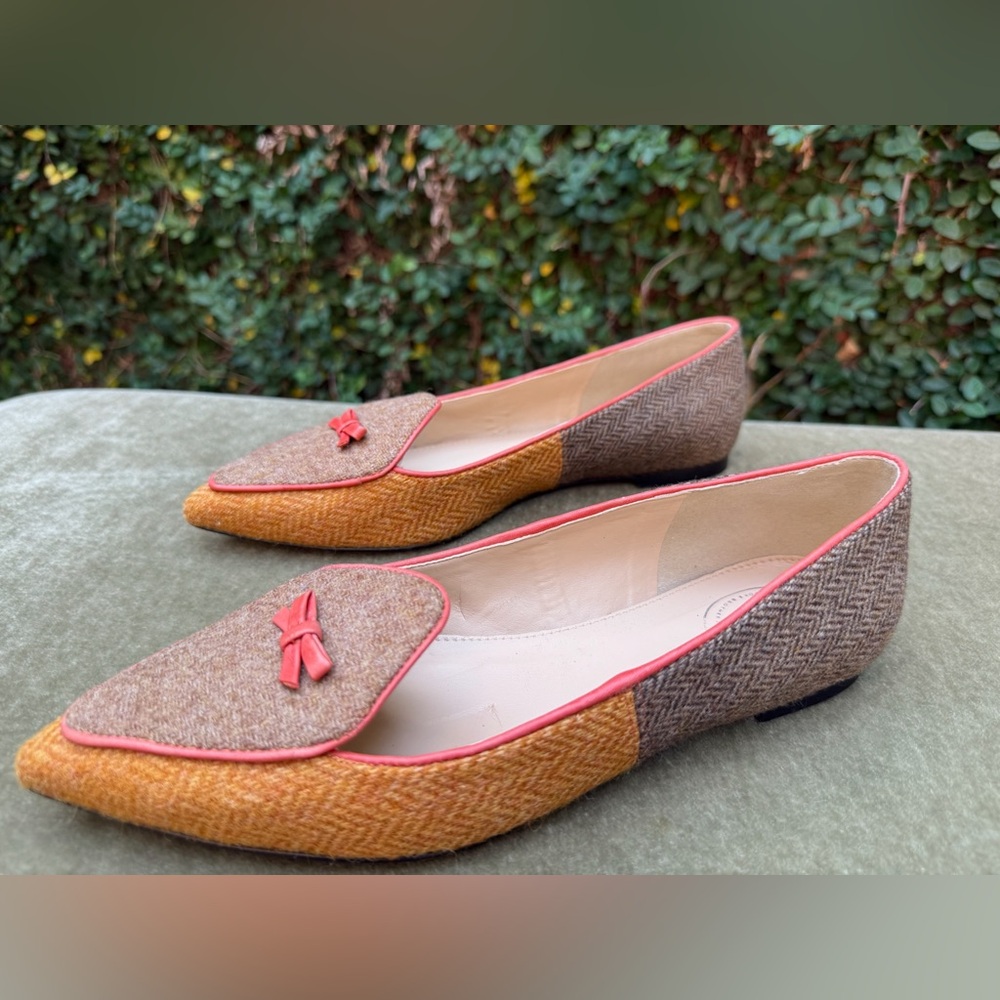 Brooks Brothers Elegant Women's Flats with Pink Accents